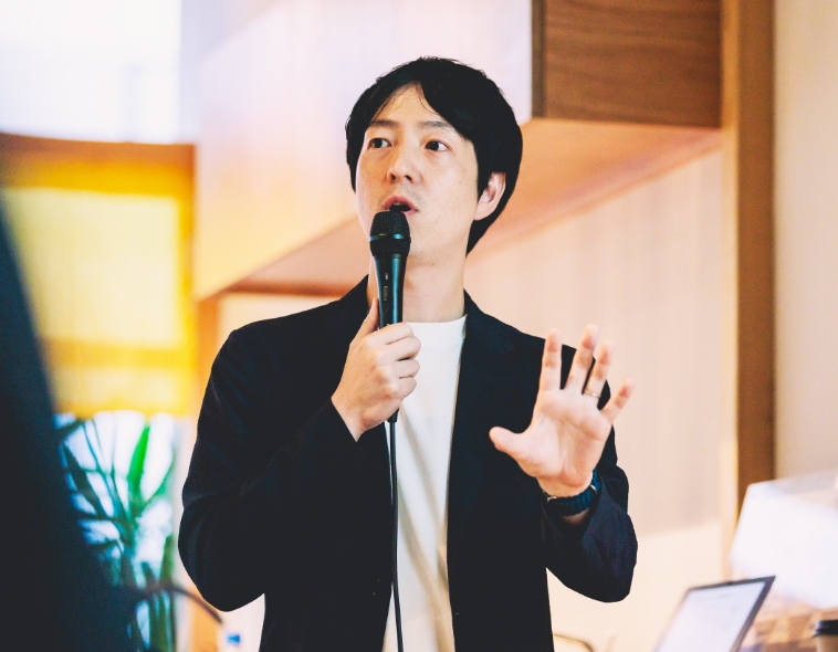 代表取締役社長 関口 照輝